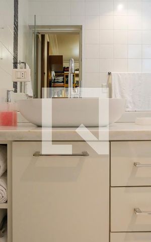 Casa à venda com 340m², 3 quartos e 3 vagasBanheiro da Suíte 2