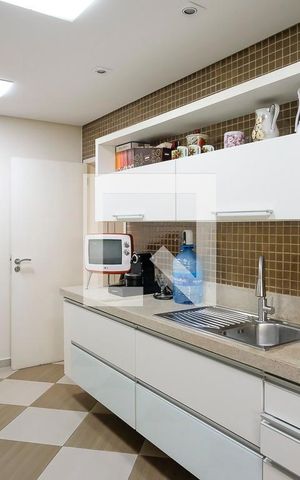 Casa à venda com 340m², 3 quartos e 3 vagasCozinha