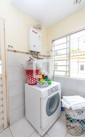 Casa à venda com 205m², 4 quartos e 1 vaga Casa à venda com 205m², 4 quartos e 1 vagaÁrea de Serviço