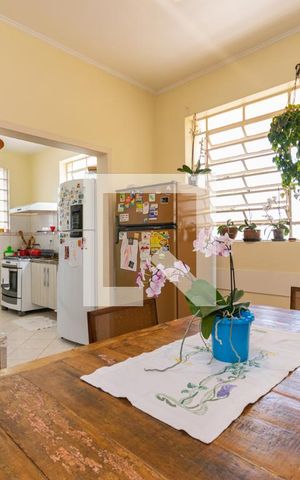 Casa à venda com 205m², 4 quartos e 1 vaga Casa à venda com 205m², 4 quartos e 1 vagaCozinha