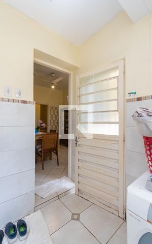 Casa à venda com 205m², 4 quartos e 1 vaga Casa à venda com 205m², 4 quartos e 1 vagaÁrea de Serviço