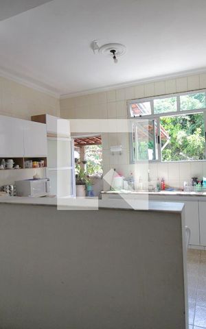 Casa à venda com 385m², 6 quartos e 1 vagaCozinha – 2º piso