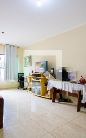 Casa à venda com 253m², 3 quartos e 3 vagas Casa à venda com 253m², 3 quartos e 3 vagasSala