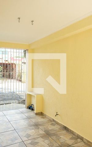 Casa para alugar com 72m², 2 quartos e sem vagaGaragem