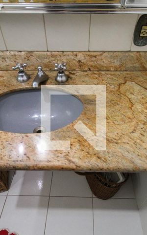 Casa à venda com 300m², 3 quartos e 4 vagasBanheiro da Suíte
