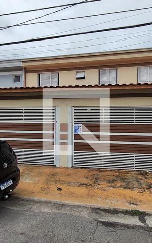 Casa à venda com 89m², 3 quartos e 3 vagas Casa à venda com 89m², 3 quartos e 3 vagasFachada