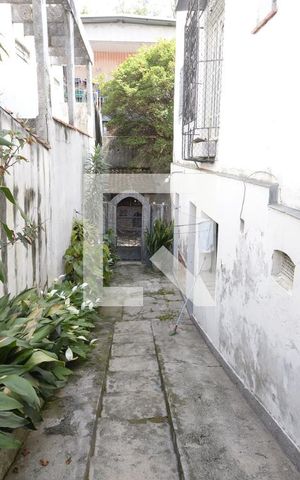 Casa à venda com 200m², 3 quartos e 1 vagaCorredor Quintal