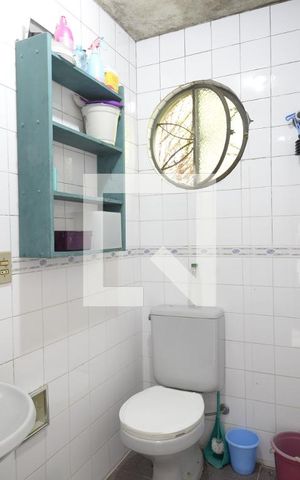 Casa à venda com 200m², 3 quartos e 1 vagaBanheiro 2