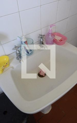 Casa à venda com 200m², 3 quartos e 1 vagaBanheiro