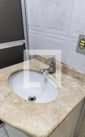 Apartamento à venda com 76m², 2 quartos e 1 vaga Apartamento à venda com 76m², 2 quartos e 1 vagaBanheiro