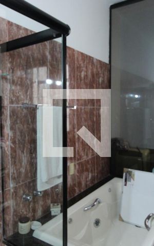 Casa à venda com 455m², 3 quartos e 2 vagasBanheiro da Suíte