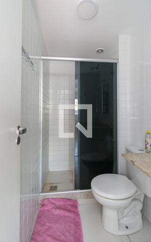 Apartamento à venda com 65m², 2 quartos e 1 vaga Apartamento à venda com 65m², 2 quartos e 1 vagaBanheiro Social