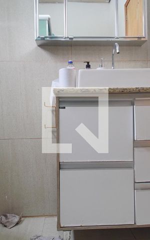 Casa à venda com 180m², 2 quartos e 2 vagasBanheiro