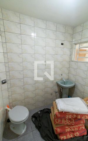 Casa à venda com 180m², 6 quartos e 2 vagas Casa à venda com 180m², 6 quartos e 2 vagasBanheiro