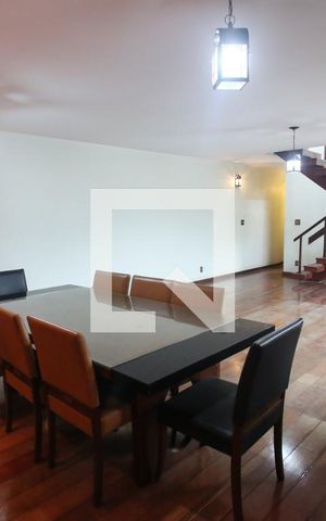 Apartamento à venda com 321m², 6 quartos e 3 vagas Apartamento à venda com 321m², 6 quartos e 3 vagasSala