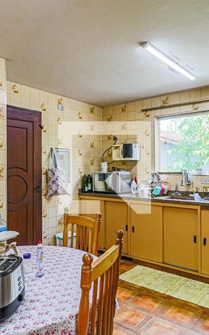 Casa à venda com 550m², 5 quartos e 4 vagas Casa à venda com 550m², 5 quartos e 4 vagasCozinha