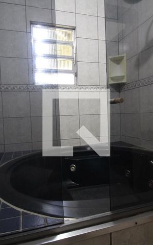 Casa à venda com 180m², 5 quartos e 1 vagaBanheiro 2