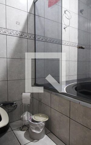 Casa à venda com 180m², 5 quartos e 1 vagaBanheiro 2