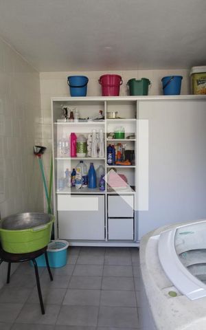 Casa à venda com 180m², 5 quartos e 1 vagaÁrea de Serviço
