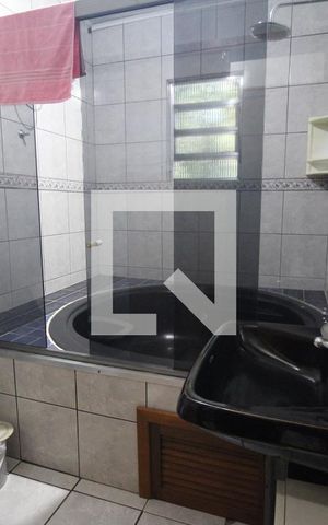 Casa à venda com 180m², 5 quartos e 1 vagaBanheiro 2