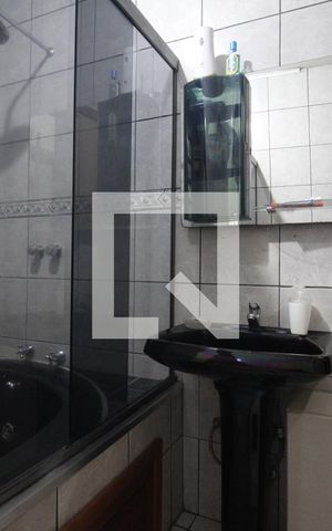 Casa à venda com 180m², 5 quartos e 1 vagaBanheiro 2