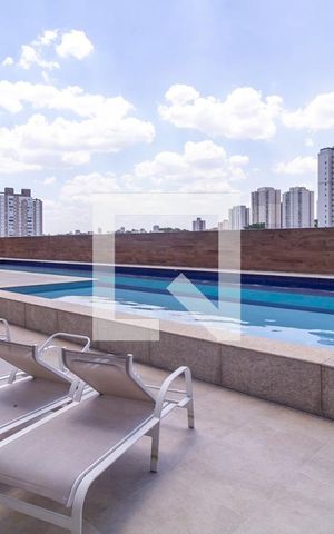 Apartamento à venda com 90m², 3 quartos e 2 vagas Apartamento à venda com 90m², 3 quartos e 2 vagasÁrea comum - Piscina