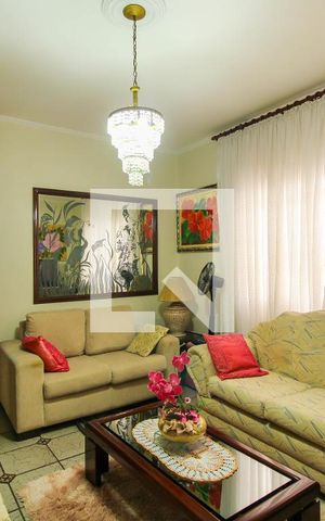 Casa para alugar com 200m², 3 quartos e 2 vagas Casa para alugar com 200m², 3 quartos e 2 vagasSala