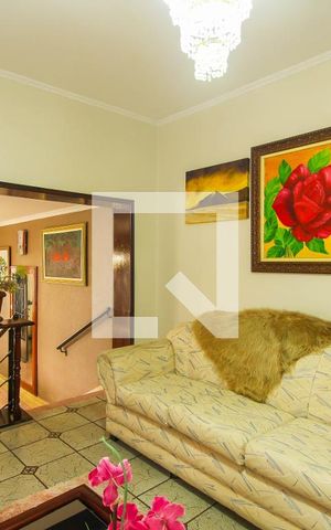 Casa para alugar com 200m², 3 quartos e 2 vagas Casa para alugar com 200m², 3 quartos e 2 vagasSala