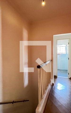 Casa à venda com 180m², 3 quartos e 2 vagas Casa à venda com 180m², 3 quartos e 2 vagasCorredor