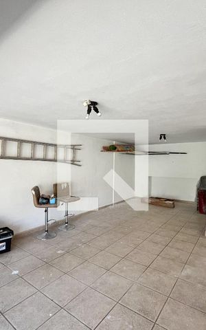 Casa à venda com 180m², 3 quartos e 2 vagas Casa à venda com 180m², 3 quartos e 2 vagasGaragem