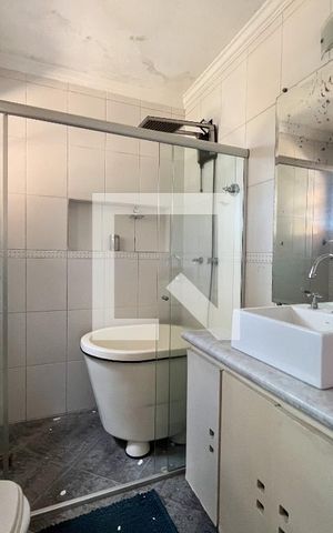 Casa à venda com 180m², 3 quartos e 2 vagas Casa à venda com 180m², 3 quartos e 2 vagasBanheiro da Suíte