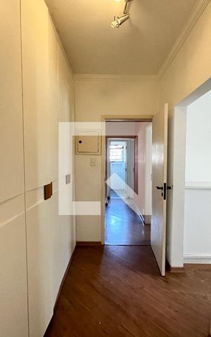 Casa à venda com 180m², 3 quartos e 2 vagas Casa à venda com 180m², 3 quartos e 2 vagasCloset da Suíte