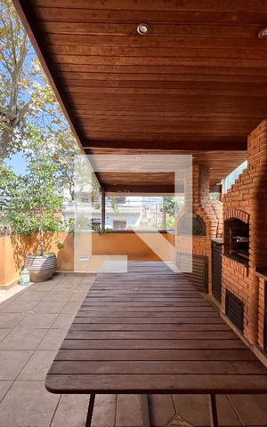 Casa à venda com 180m², 3 quartos e 2 vagas Casa à venda com 180m², 3 quartos e 2 vagasChurrasqueira