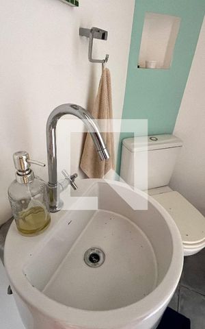 Casa à venda com 180m², 3 quartos e 2 vagas Casa à venda com 180m², 3 quartos e 2 vagasLavabo área externa