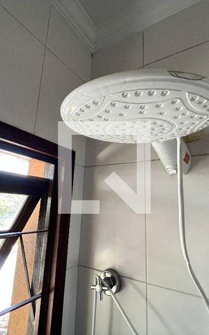 Casa à venda com 180m², 3 quartos e 2 vagas Casa à venda com 180m², 3 quartos e 2 vagasBanheiro Corredor