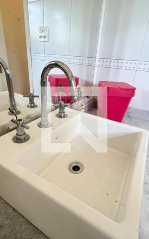 Casa à venda com 180m², 3 quartos e 2 vagas Casa à venda com 180m², 3 quartos e 2 vagasBanheiro da Suíte