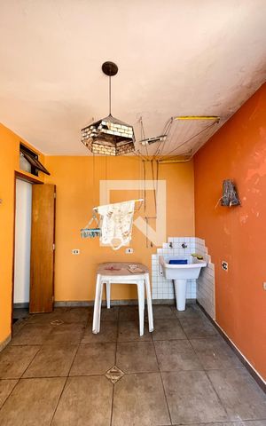 Casa à venda com 180m², 3 quartos e 2 vagas Casa à venda com 180m², 3 quartos e 2 vagasÁrea de Serviço