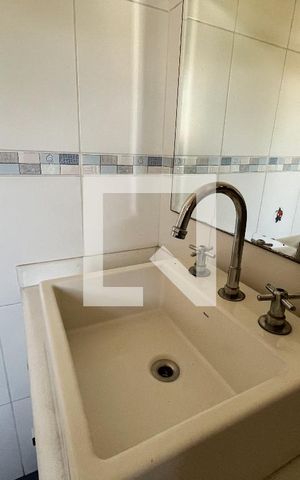 Casa à venda com 180m², 3 quartos e 2 vagas Casa à venda com 180m², 3 quartos e 2 vagasBanheiro Corredor