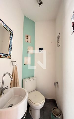 Casa à venda com 180m², 3 quartos e 2 vagas Casa à venda com 180m², 3 quartos e 2 vagasLavabo área externa