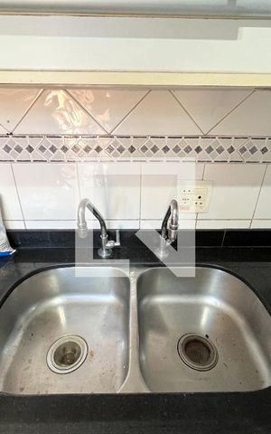 Casa à venda com 180m², 3 quartos e 2 vagas Casa à venda com 180m², 3 quartos e 2 vagasCozinha