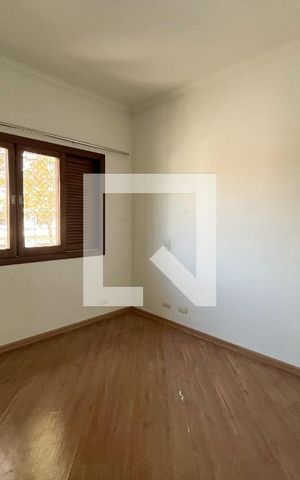 Casa à venda com 180m², 3 quartos e 2 vagas Casa à venda com 180m², 3 quartos e 2 vagasQuarto 3