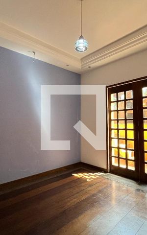 Casa à venda com 180m², 3 quartos e 2 vagas Casa à venda com 180m², 3 quartos e 2 vagasCopa