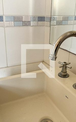 Casa à venda com 180m², 3 quartos e 2 vagas Casa à venda com 180m², 3 quartos e 2 vagasBanheiro Corredor