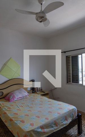 Casa à venda com 220m², 5 quartos e 2 vagasCasa 1 - Quarto 1 