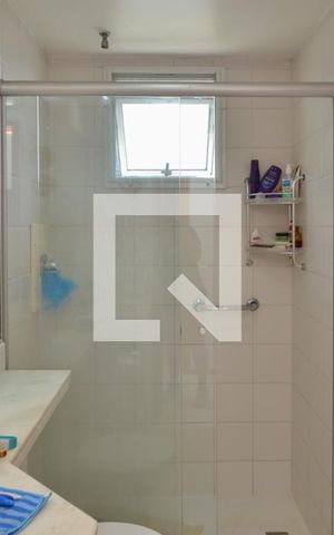 Apartamento para alugar com 110m², 2 quartos e 2 vagas Apartamento para alugar com 110m², 2 quartos e 2 vagasBanheiro da Suíte
