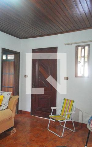 Casa à venda com 120m², 3 quartos e 2 vagas Casa à venda com 120m², 3 quartos e 2 vagasSala