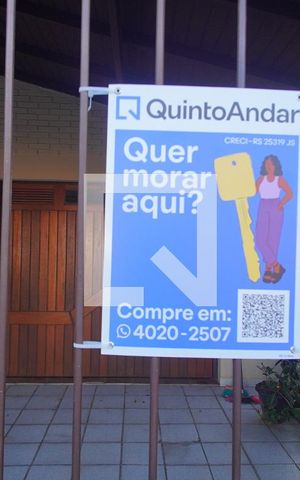 Casa à venda com 120m², 3 quartos e 2 vagas Casa à venda com 120m², 3 quartos e 2 vagasFachada