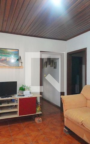 Casa à venda com 120m², 3 quartos e 2 vagas Casa à venda com 120m², 3 quartos e 2 vagasSala