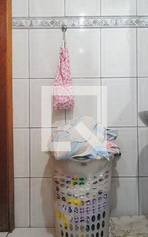 Casa à venda com 120m², 3 quartos e 2 vagas Casa à venda com 120m², 3 quartos e 2 vagasBanheiro 2