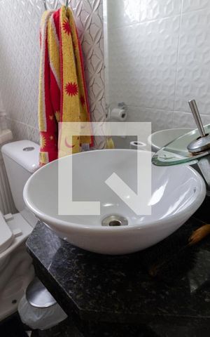 Casa de condomínio à venda com 150m², 3 quartos e 3 vagasLavabo